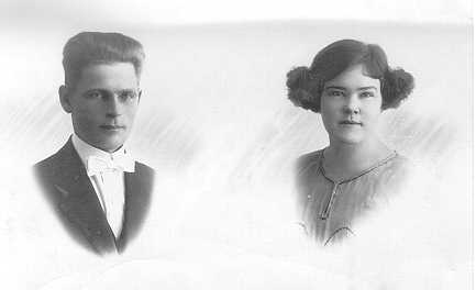Carl and Selma Overlee Wigestrand wedding photo, 1922