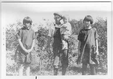 Doris, Doug, Marlis and Dona Christianson, circa 1926